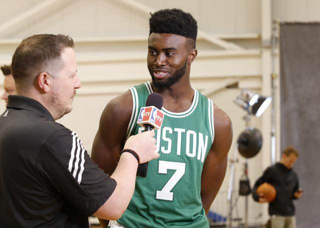 利物浦萨拉赫末段进球险胜热刺（萨拉赫终场破门助利物浦险胜热刺）