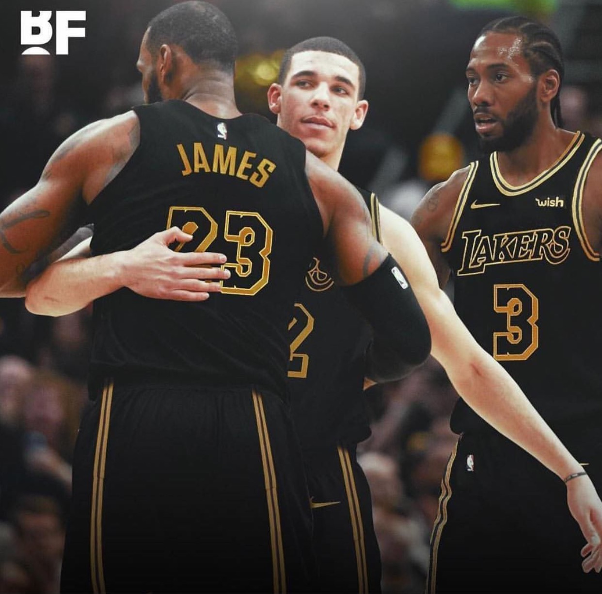 欧文突破防守连续得分（欧文强突防线连取分）