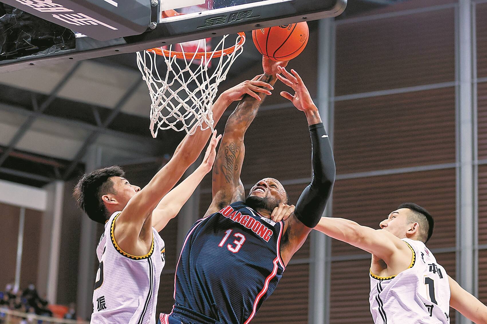 费兰-托雷斯社交媒体发声：忽略噪音，专注于工作（费兰-托雷斯社媒发声：屏蔽杂音，专注本职工作）