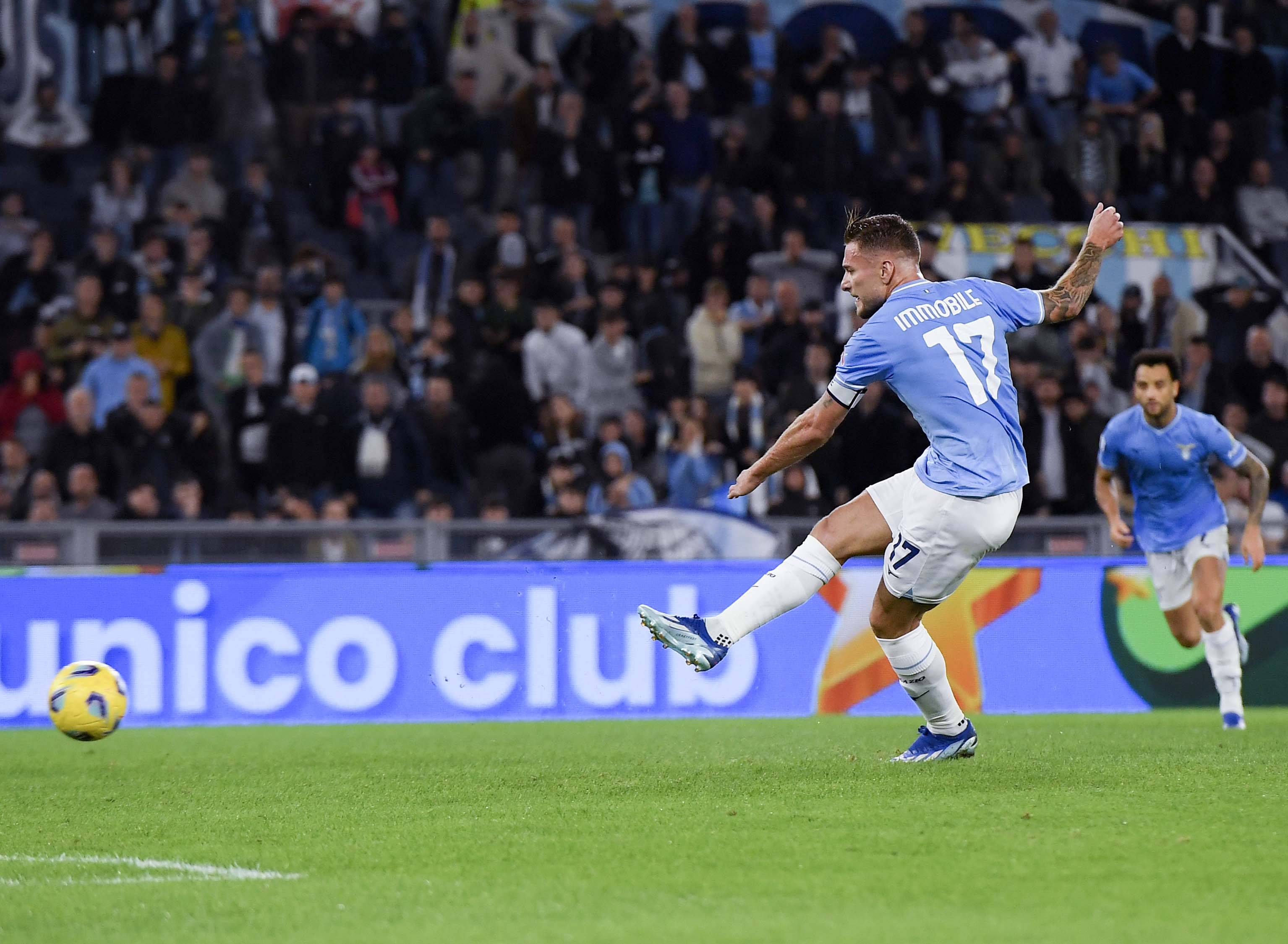 天壤之别！骑士上赛季前25场21胜4负，本赛季14胜11负（反差巨大：骑士上季前25战21胜4负，本季仅14胜11负）