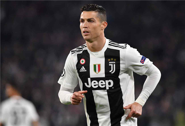 替补13+2，火箭队用4锋线补谢泼德防守，阿门26分 开发新进攻手段（阿门26分领衔，火箭祭出四锋线弥补谢泼德防守，替补13+2，新进攻手段亮相）