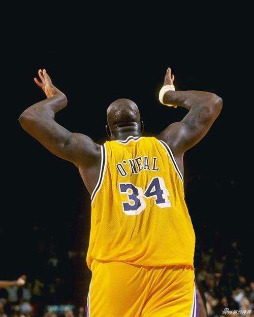 球星赛后发文鼓励全队：继续战斗（赛后球星发文为球队打气：奋战到底）