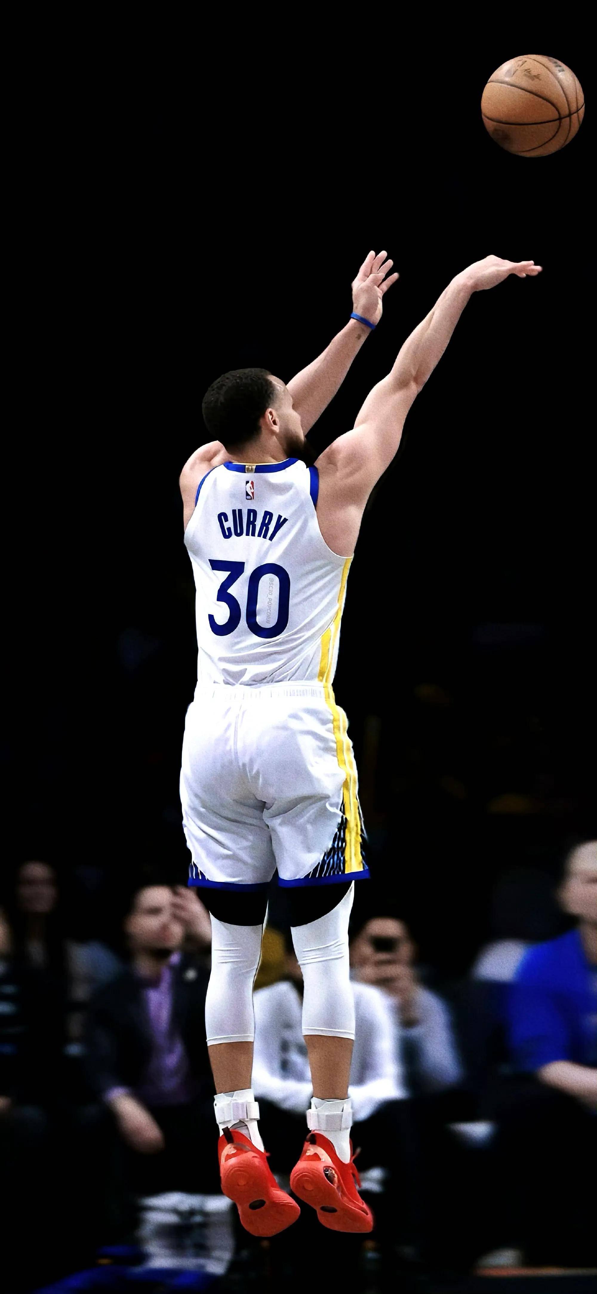 中足联俱乐部财务约定：若签阴阳合同俱乐部将降级，球员禁赛两年（中足联财务新规：签订阴阳合同俱乐部将被降级，涉事球员禁赛两年）