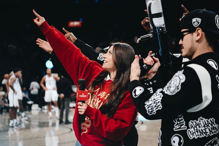 英超-阿森纳4-1横扫热刺，埃泽戴帽+特罗萨德传射（英超：阿森纳4-1大胜热刺，埃泽上演帽子戏法，特罗萨德传射建功）