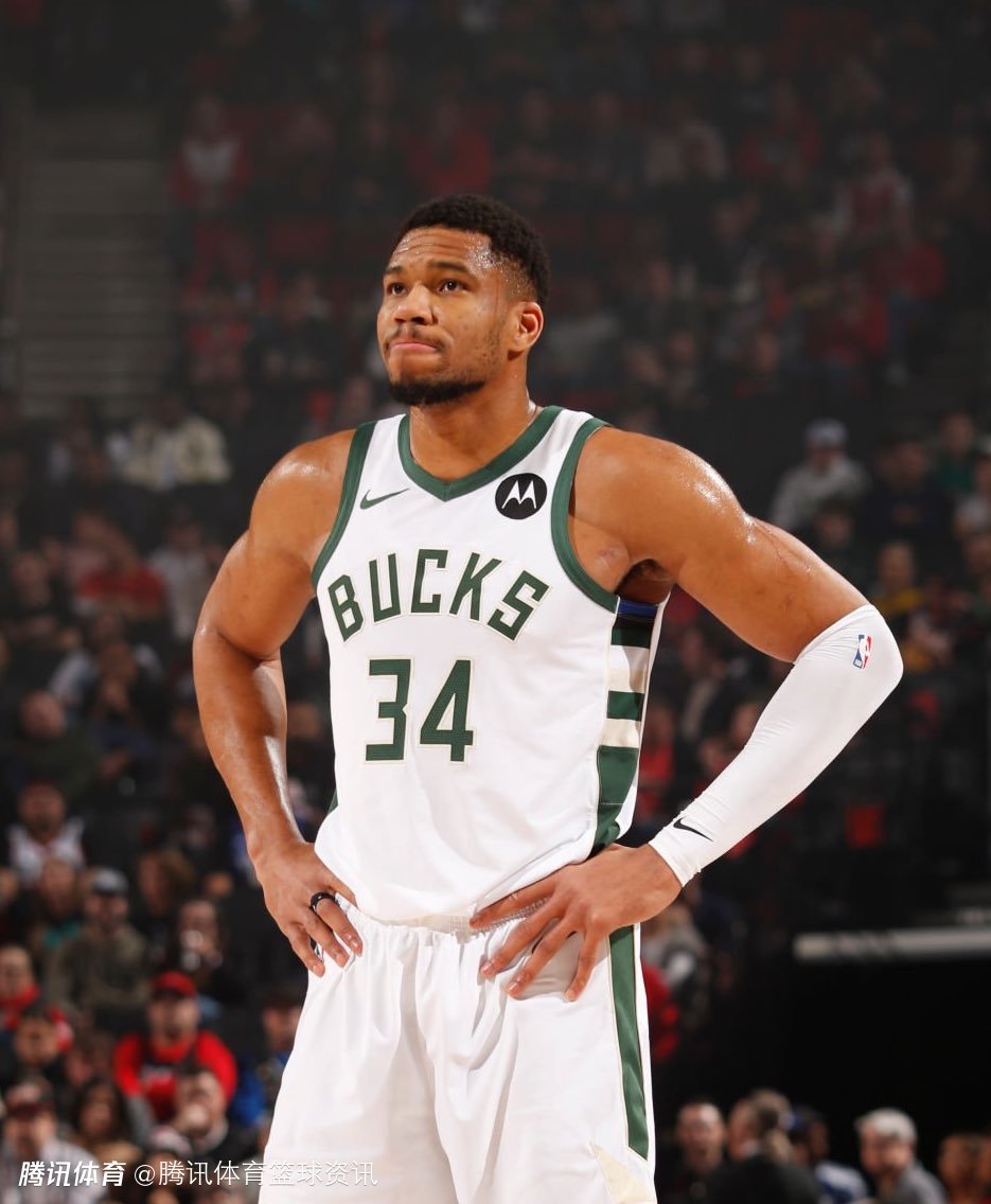 跟队：多特在与狼队谈法比奥-席尔瓦转会，预计本周将加速（队记：多特与狼队就法比奥-席尔瓦转会洽谈中，本周有望加速推进）