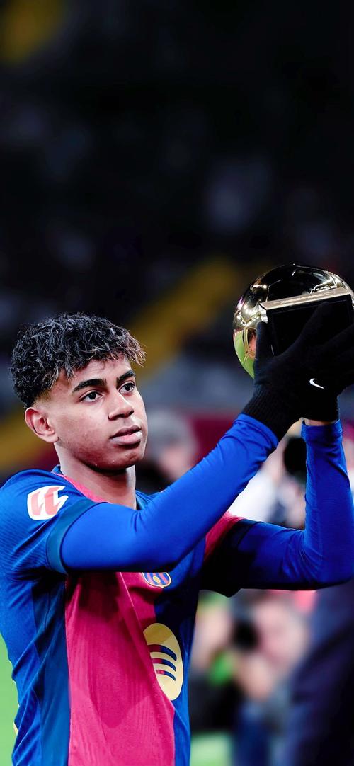 武汉女足vs东孟加拉女足首发：王霜领衔，奥乌苏先发（武汉女足对阵东孟加拉首发出炉：王霜领军，奥乌苏首发）