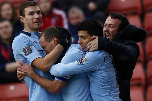 毛剑卿谈汪士钦红牌：给年轻人点自信吧，再网暴把人家暴死了（毛剑卿评汪士钦红牌：请给年轻球员一些信心，别再用网暴伤害人）