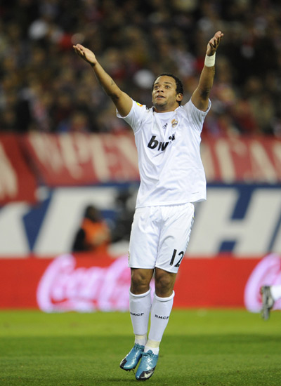 东契奇连续9场30+，追平科比并列湖人队史第四长（东契奇9场连砍30+，追平科比并列湖人队史第4长纪录）