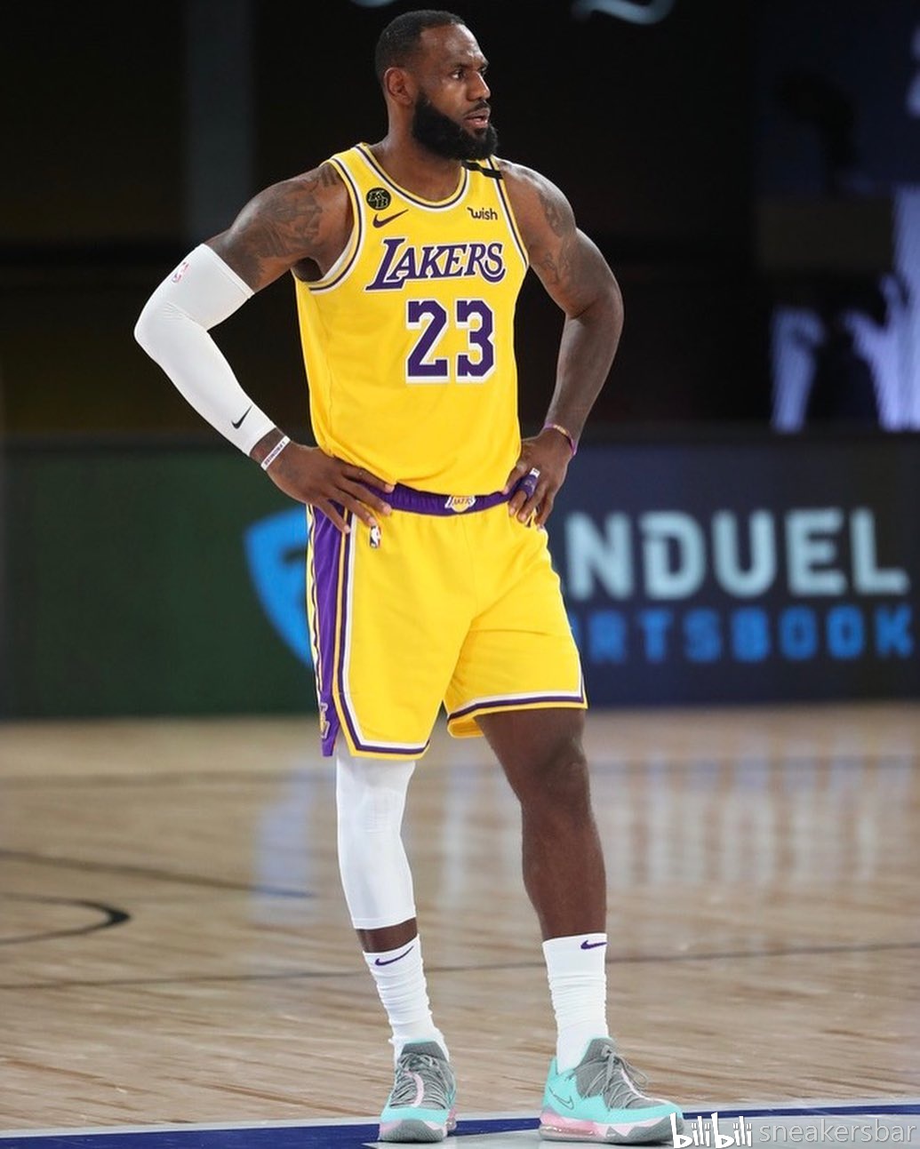 巴萨vs毕尔巴鄂竞技：莱万多夫斯基、亚马尔首发，拉波尔特、尼科-威廉斯出战（巴萨迎战毕尔巴鄂竞技：莱万、亚马尔先发，拉波尔特与尼科-威廉斯登场）