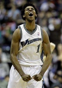 第3次当选，官方：乔纳森-戴维当选2025年加拿大最佳男足球员（官方宣布：乔纳森-戴维第三次荣膺2025年加拿大年度最佳男足球员）